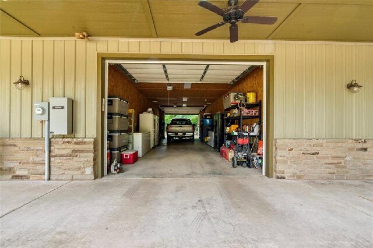 Picture of Home For Sale in Bagwell, Texas, United States