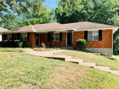 Home For Sale in Blue Springs, Missouri