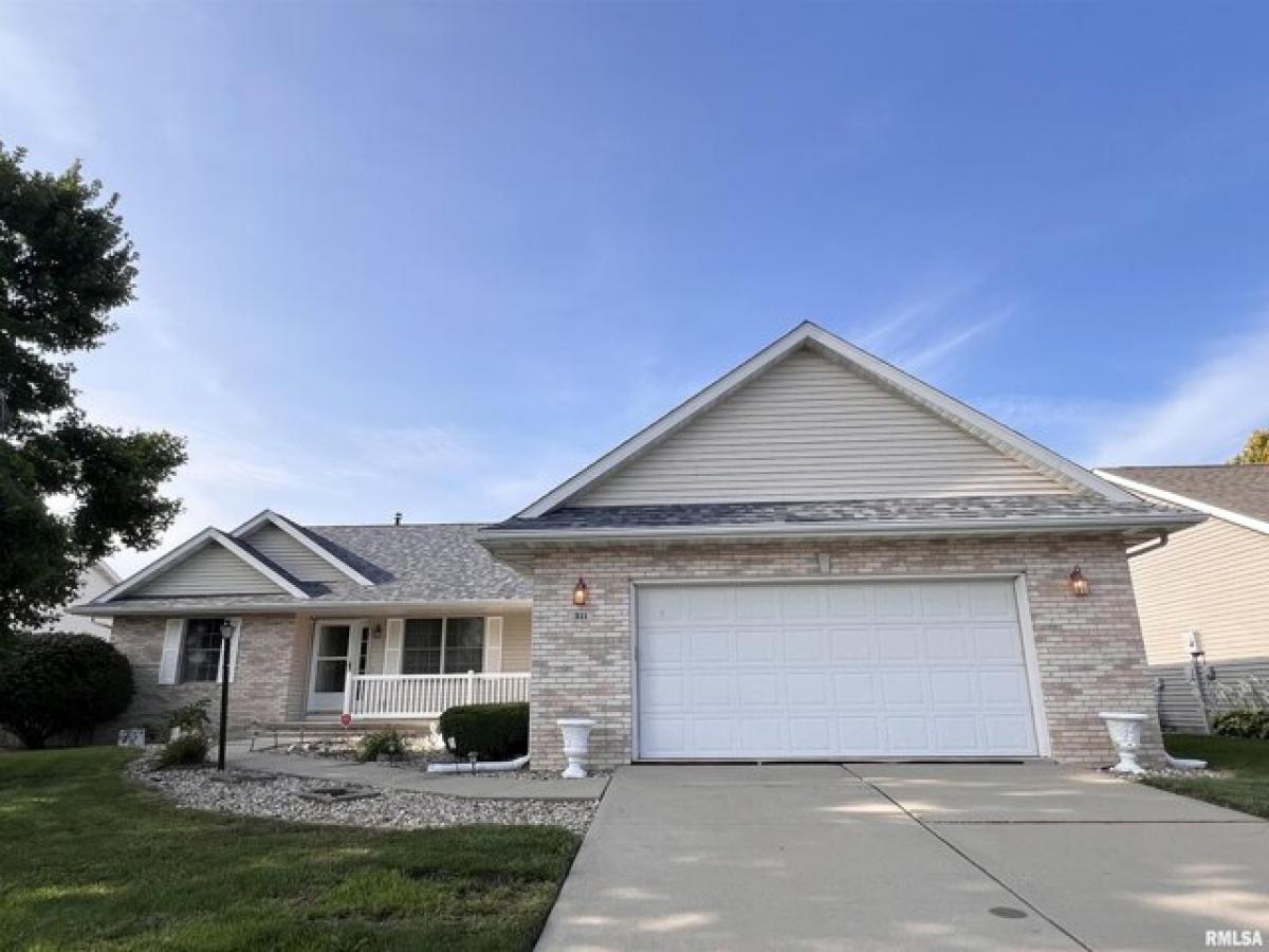 Picture of Home For Sale in Chatham, Illinois, United States