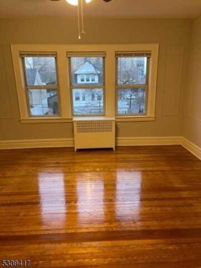 Home For Rent in Newark, New Jersey