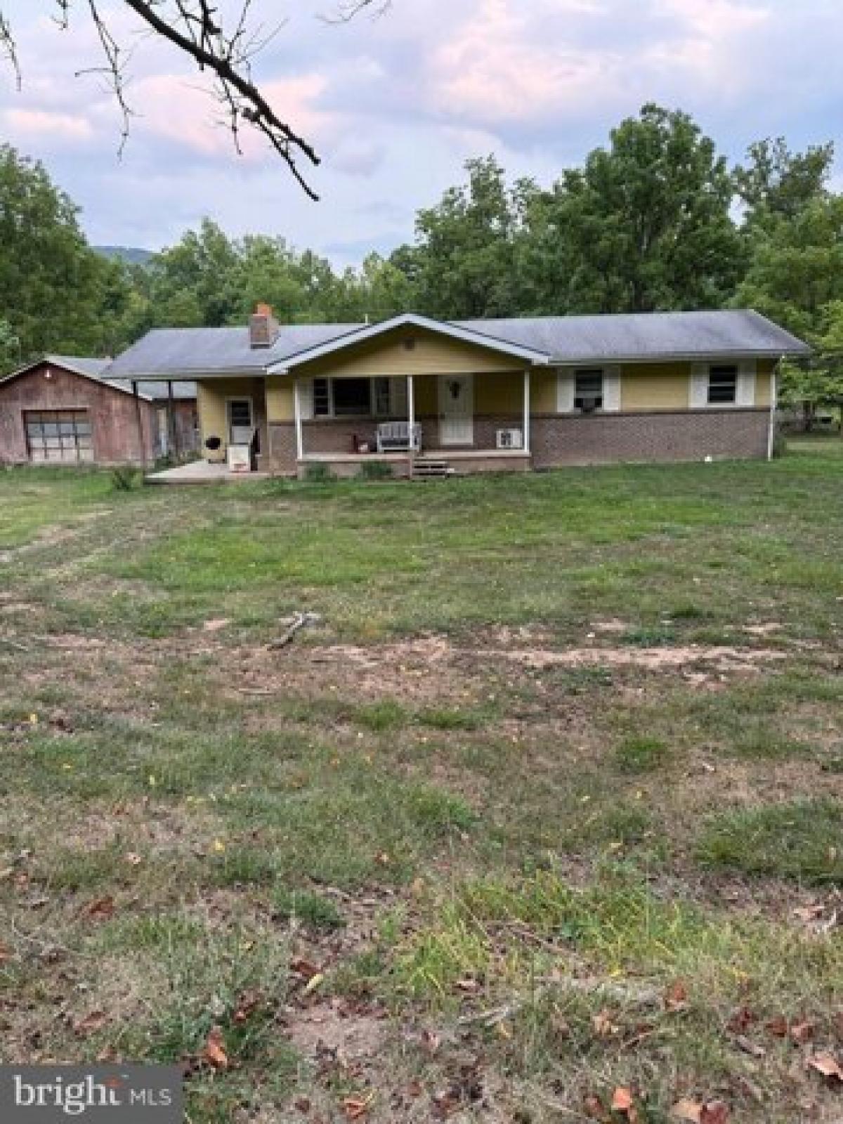 Picture of Home For Sale in Moorefield, West Virginia, United States