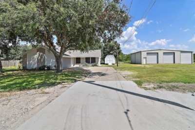 Home For Sale in Crosby, Texas