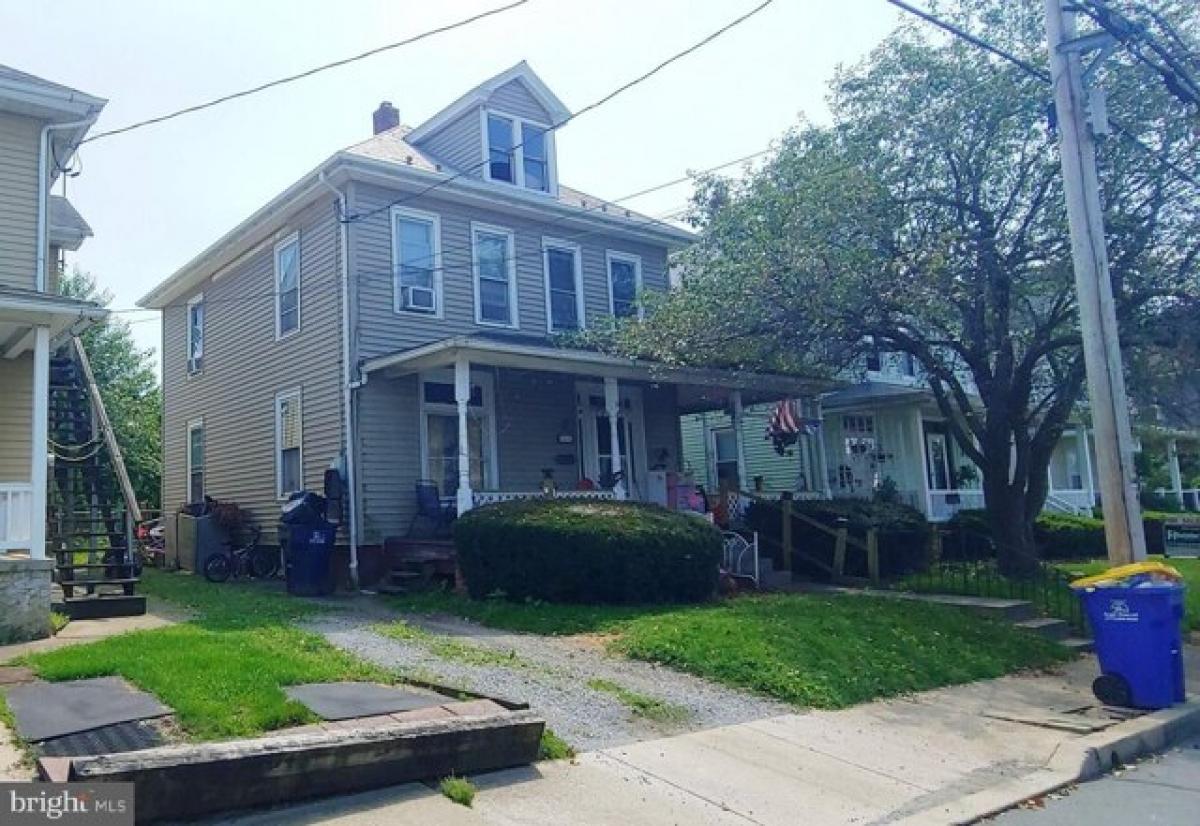 Picture of Home For Sale in New Holland, Pennsylvania, United States