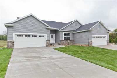 Home For Sale in Marion, Iowa