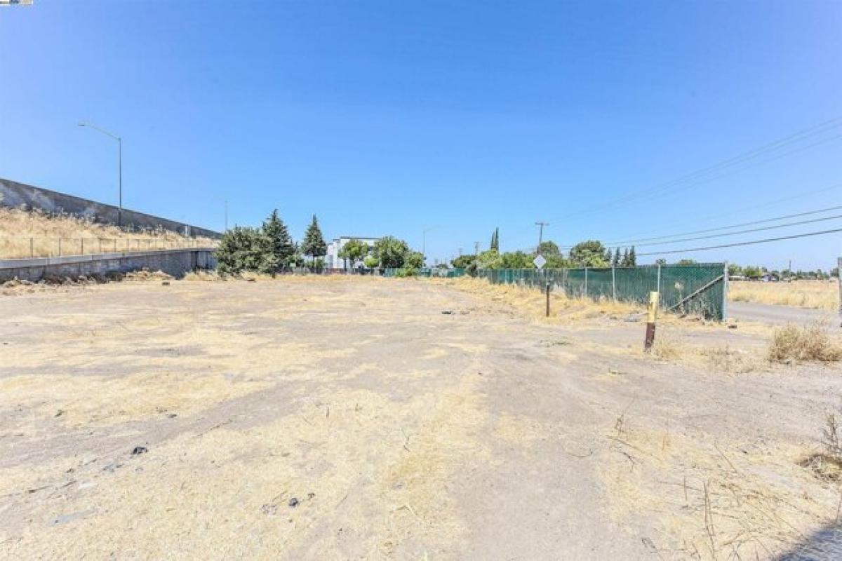 Picture of Residential Land For Sale in Stockton, California, United States