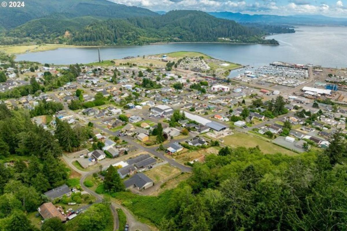 Picture of Residential Land For Sale in Garibaldi, Oregon, United States