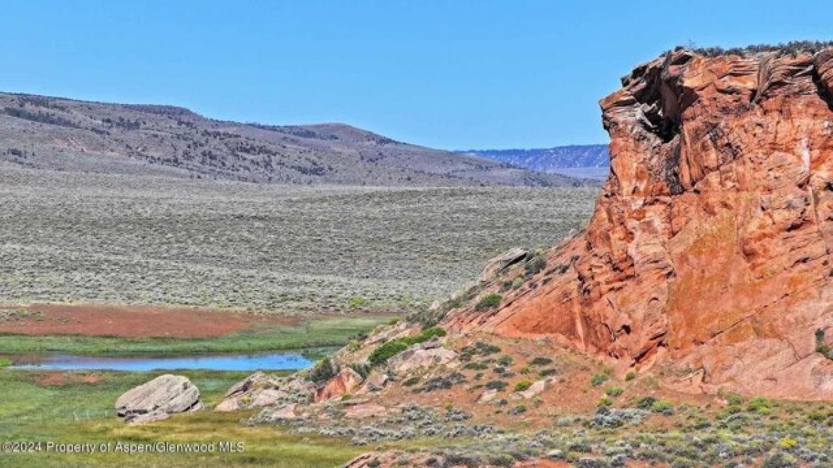 Picture of Home For Sale in Dinosaur, Colorado, United States