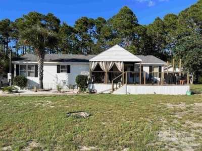 Home For Sale in Navarre, Florida