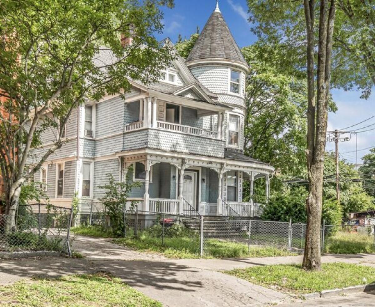 Picture of Home For Sale in Bridgeport, Connecticut, United States