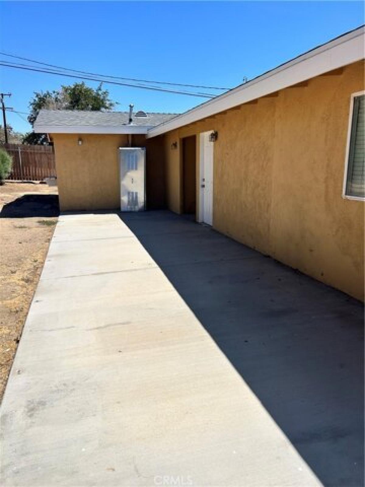 Picture of Home For Sale in Apple Valley, California, United States