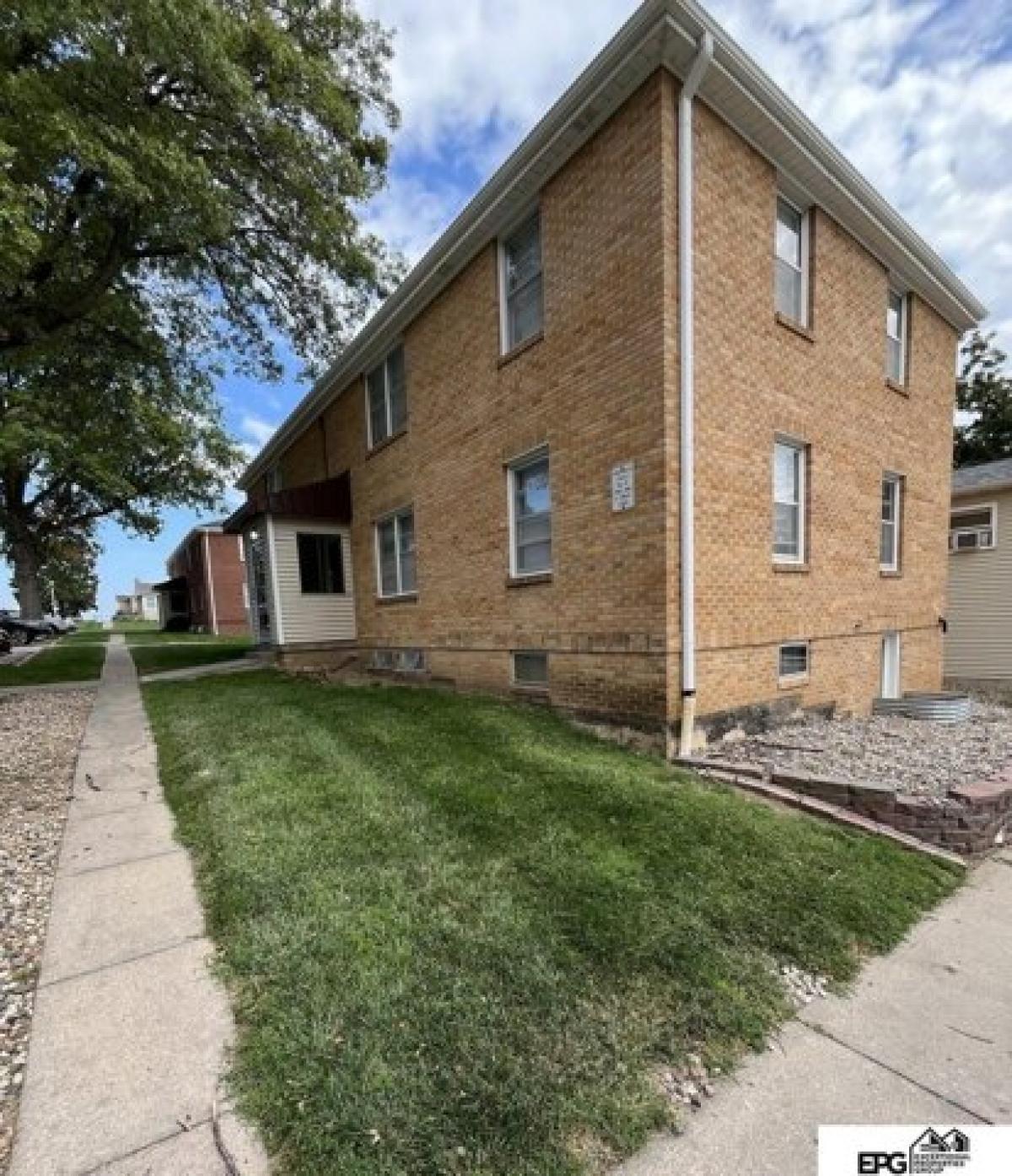 Picture of Home For Sale in Ralston, Nebraska, United States