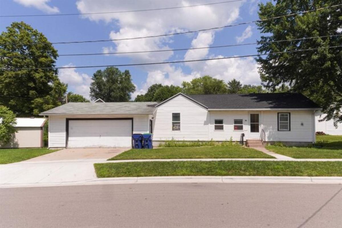 Picture of Home For Sale in Clintonville, Wisconsin, United States