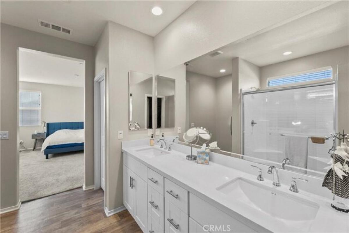 Picture of Home For Sale in Santa Clarita, California, United States