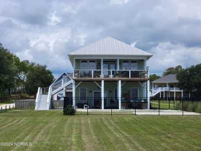 Home For Sale in Hampstead, North Carolina