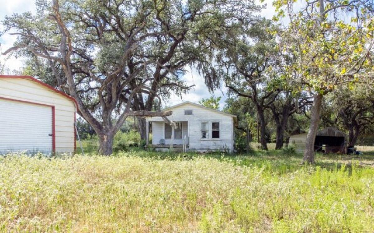 Picture of Residential Land For Sale in Hallettsville, Texas, United States