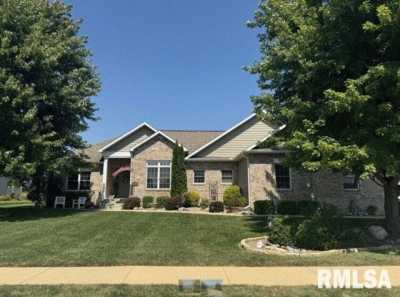 Home For Sale in Sherman, Illinois