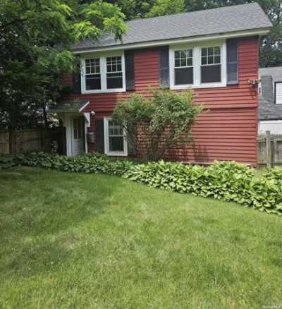 Home For Rent in Port Washington, New York