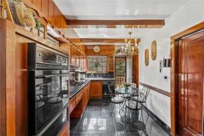 Home For Sale in Douglaston, New York