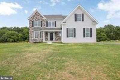 Home For Sale in Pedricktown, New Jersey