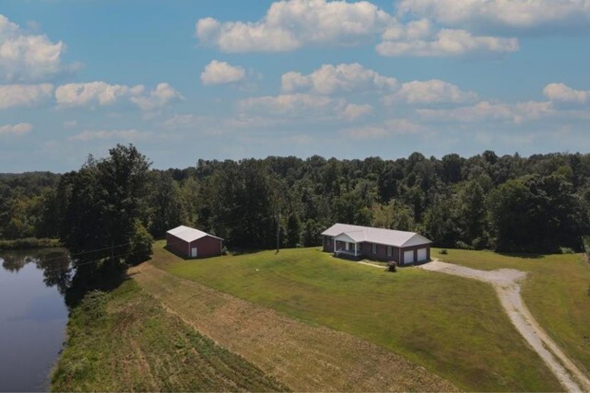 Picture of Home For Sale in Sebree, Kentucky, United States