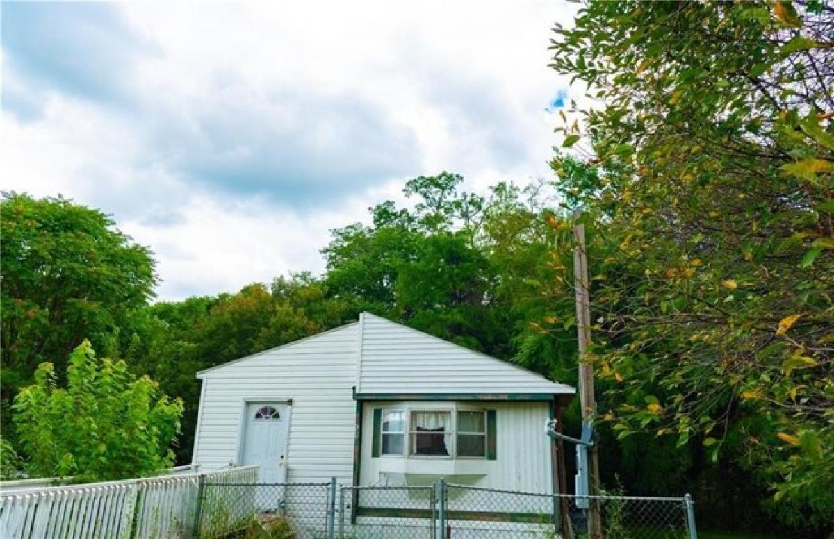 Picture of Home For Sale in Derry, Pennsylvania, United States