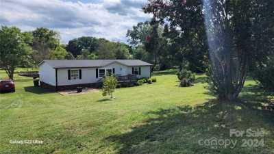 Home For Sale in Statesville, North Carolina