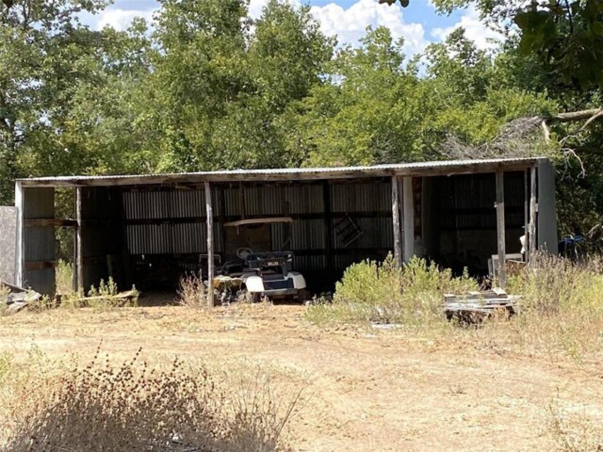 Picture of Home For Sale in Cross Plains, Texas, United States