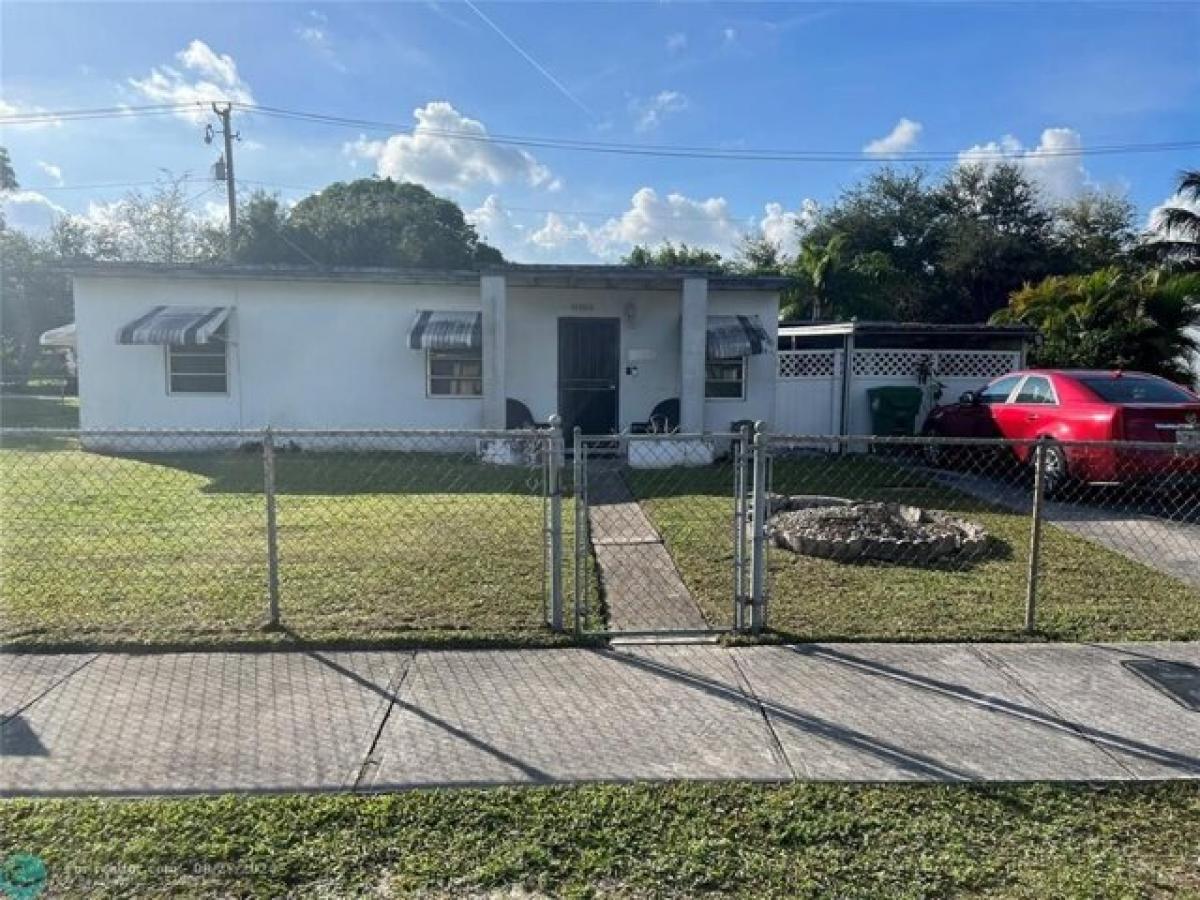 Picture of Home For Sale in Opa Locka, Florida, United States