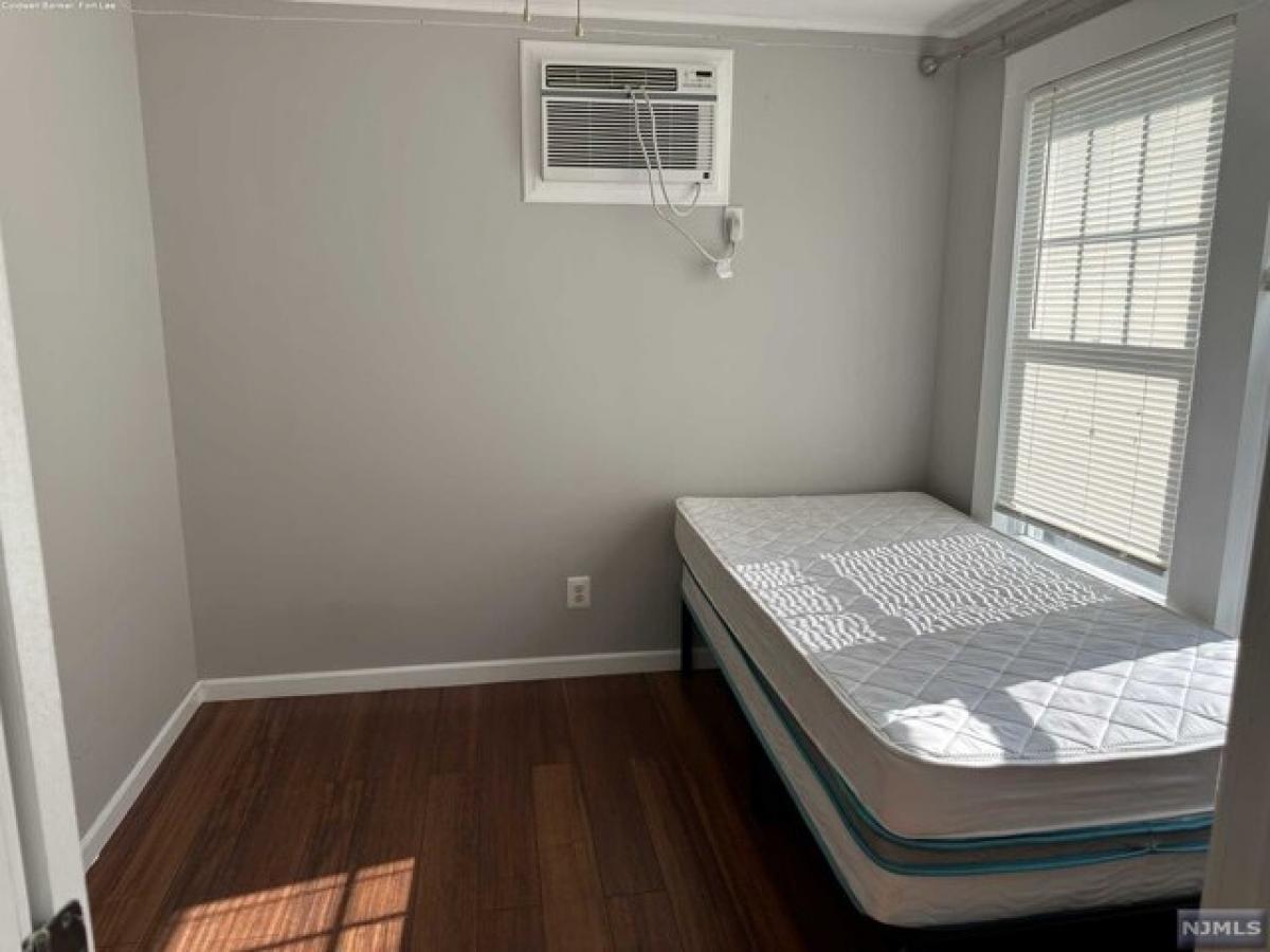 Picture of Home For Rent in North Arlington, New Jersey, United States