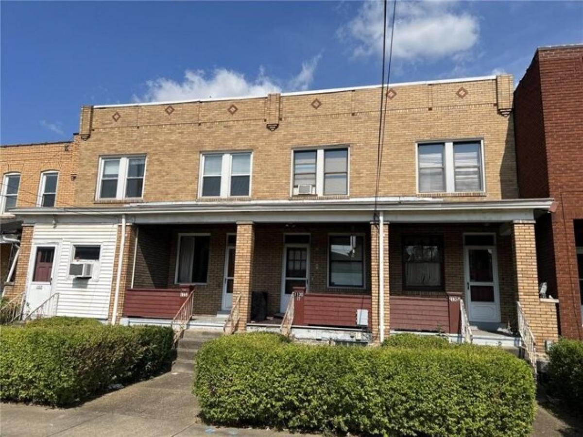 Picture of Home For Sale in McKees Rocks, Pennsylvania, United States