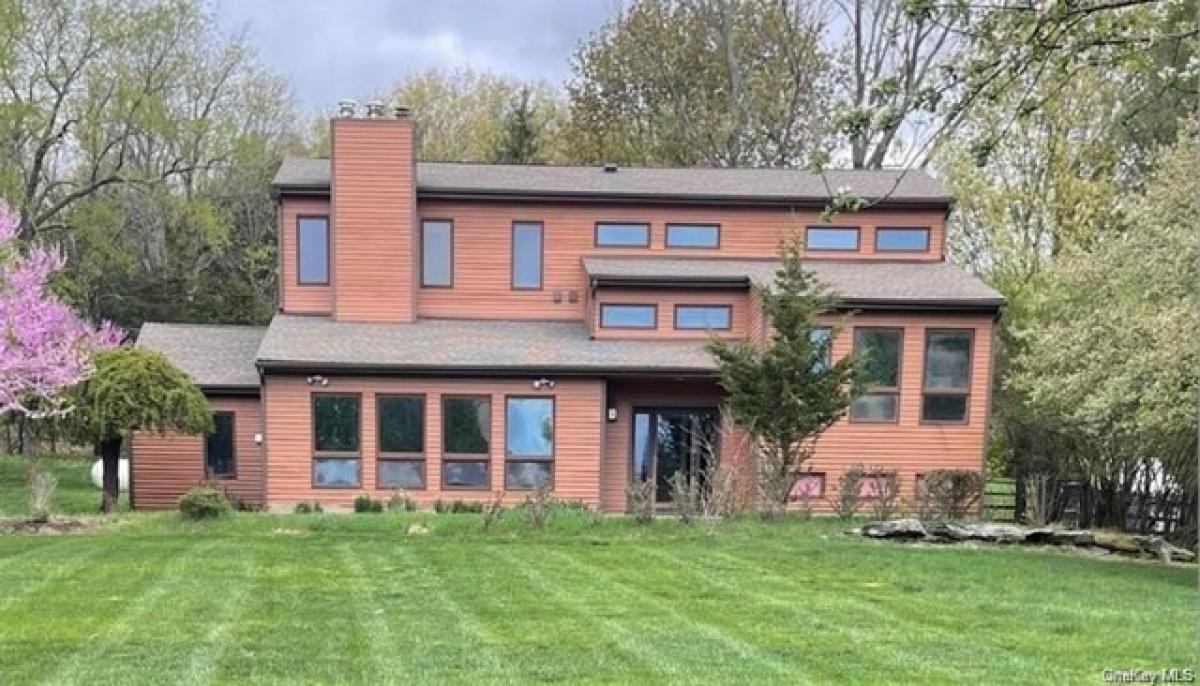 Picture of Home For Sale in Chester, New York, United States