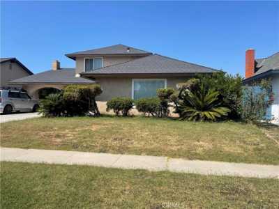 Home For Sale in Santa Ana, California