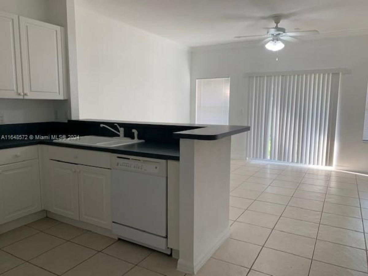 Picture of Home For Sale in Lauderdale Lakes, Florida, United States