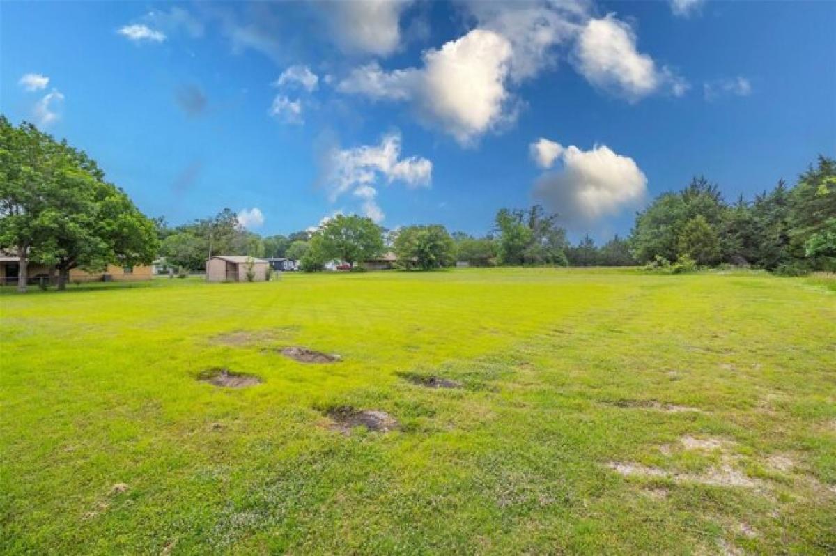 Picture of Residential Land For Sale in Greenville, Texas, United States