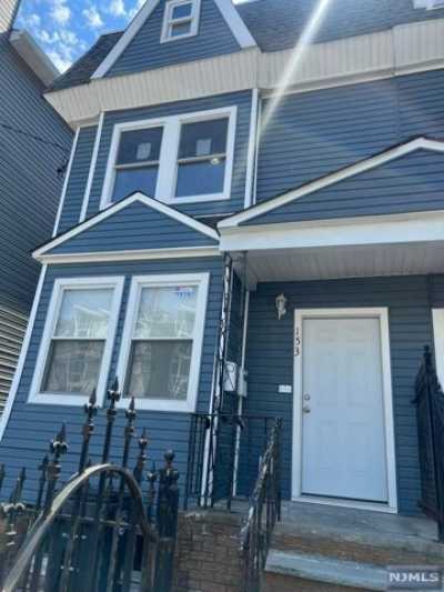 Home For Rent in Newark, New Jersey