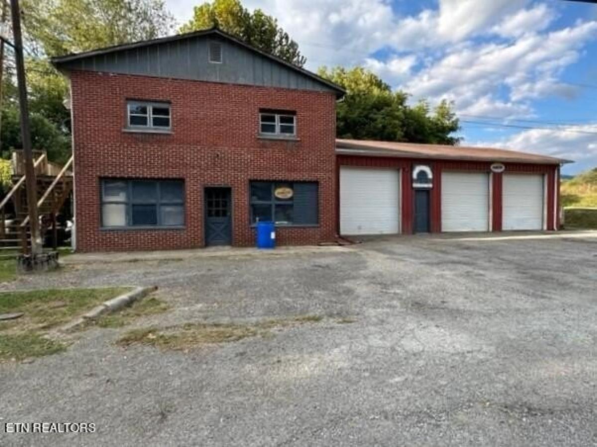 Picture of Home For Sale in Rose Hill, Virginia, United States