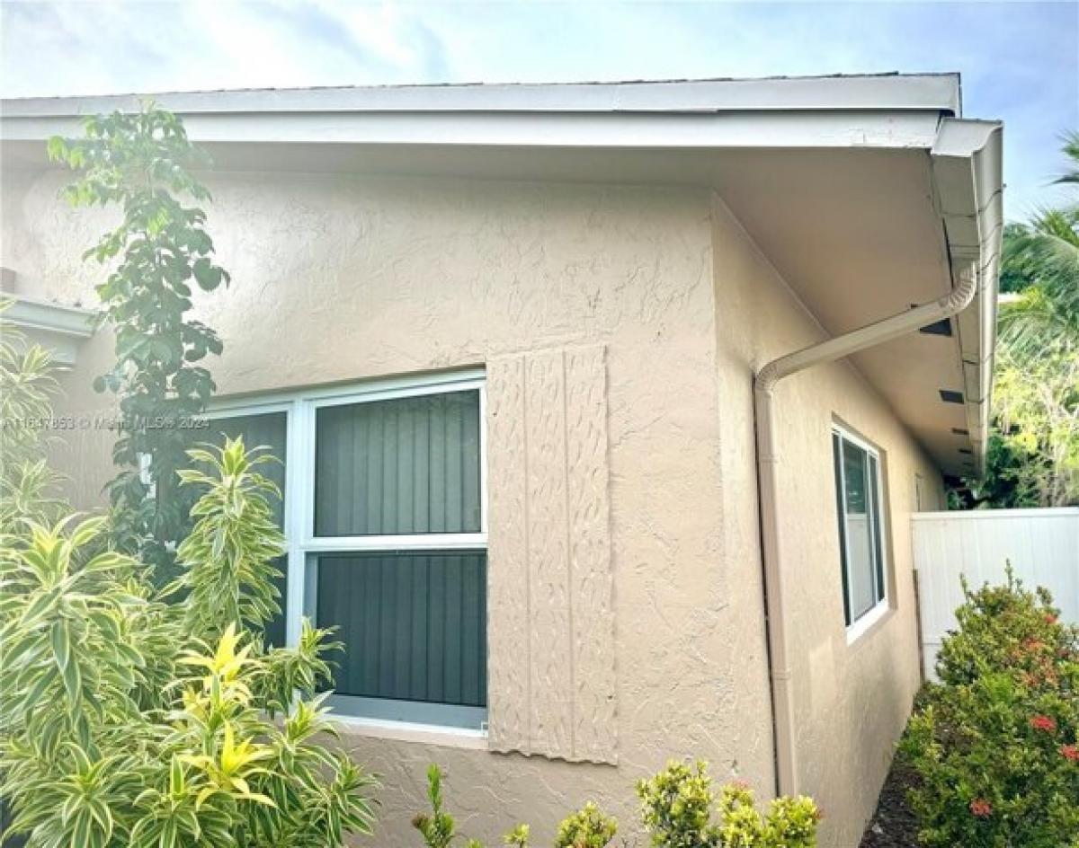 Picture of Home For Sale in Oakland Park, Florida, United States