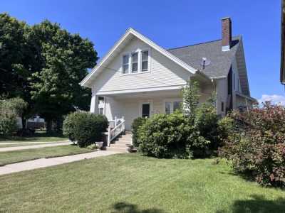 Home For Sale in Manitowoc, Wisconsin