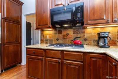 Home For Sale in Novi, Michigan