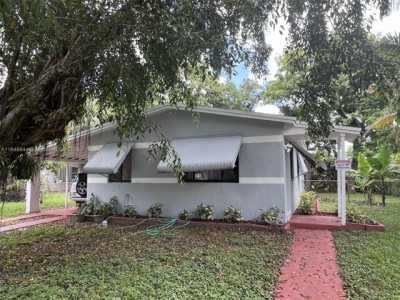 Home For Sale in Lauderhill, Florida