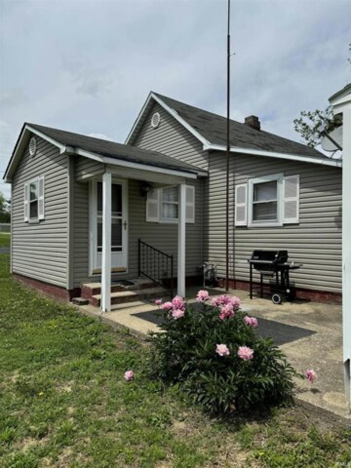 Picture of Home For Sale in Bicknell, Indiana, United States