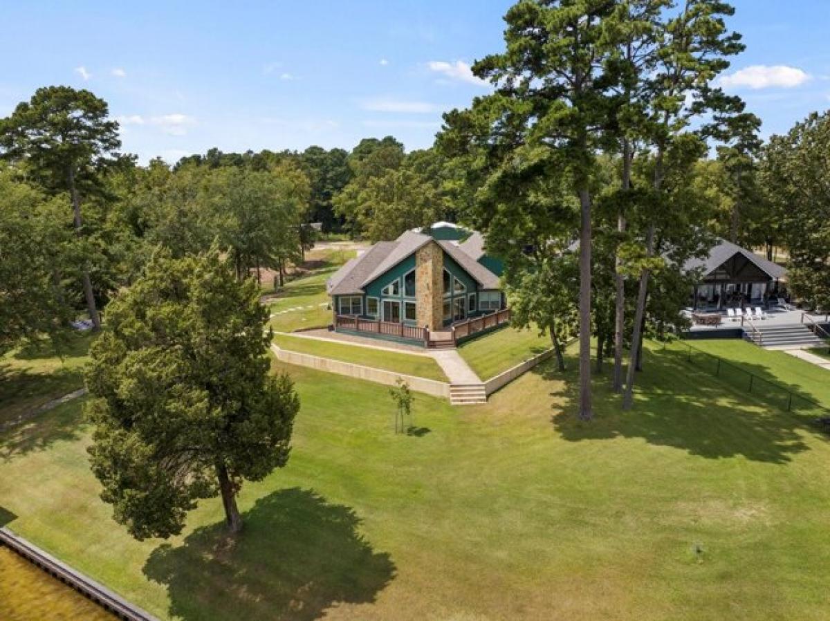 Picture of Home For Sale in Pittsburg, Texas, United States