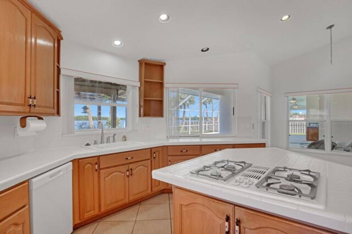 Picture of Home For Sale in Cocoa Beach, Florida, United States