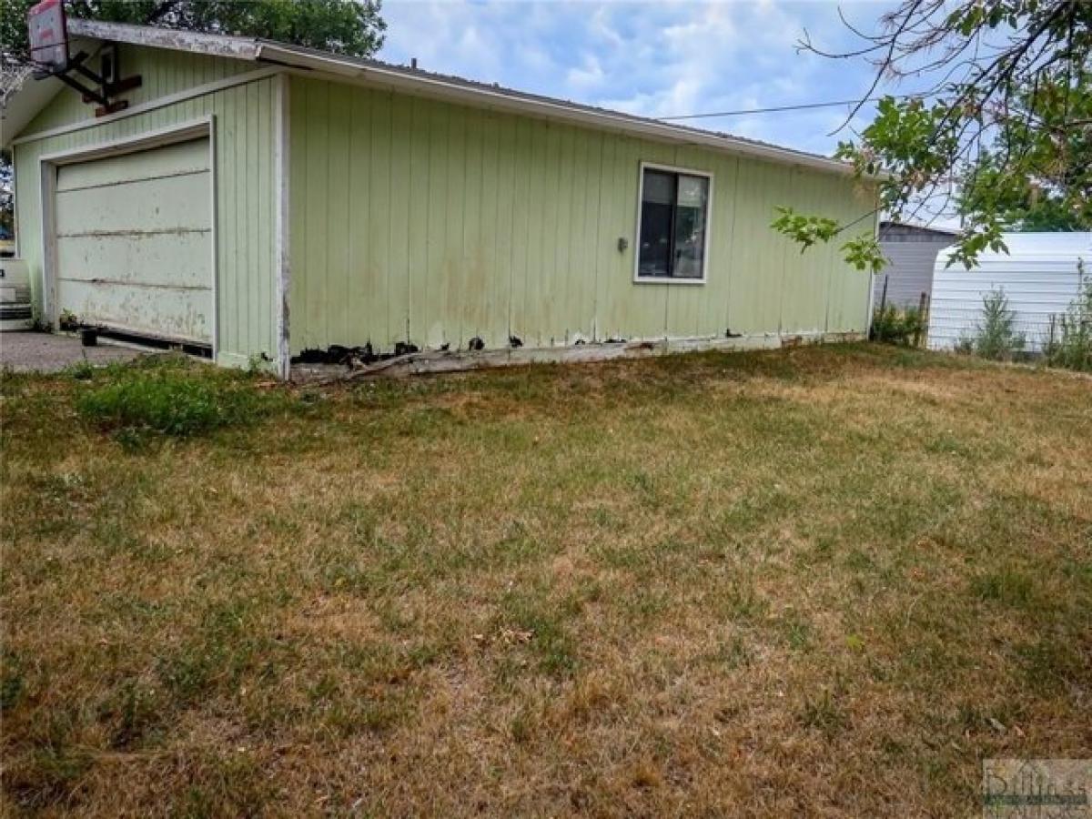 Picture of Home For Sale in Roundup, Montana, United States