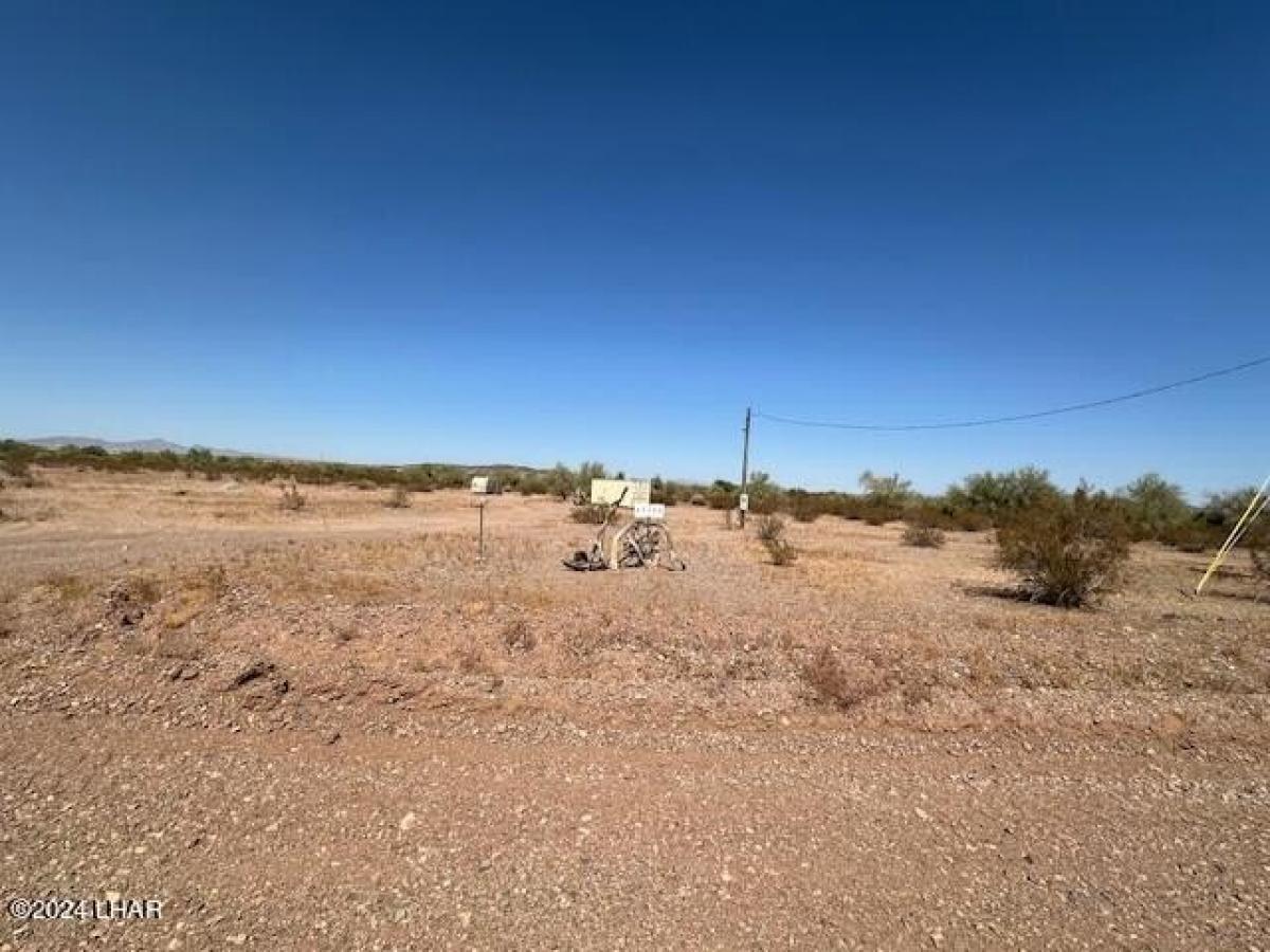 Picture of Residential Land For Sale in Bouse, Arizona, United States