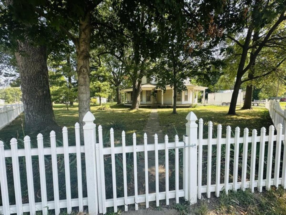 Picture of Home For Sale in Lockwood, Missouri, United States