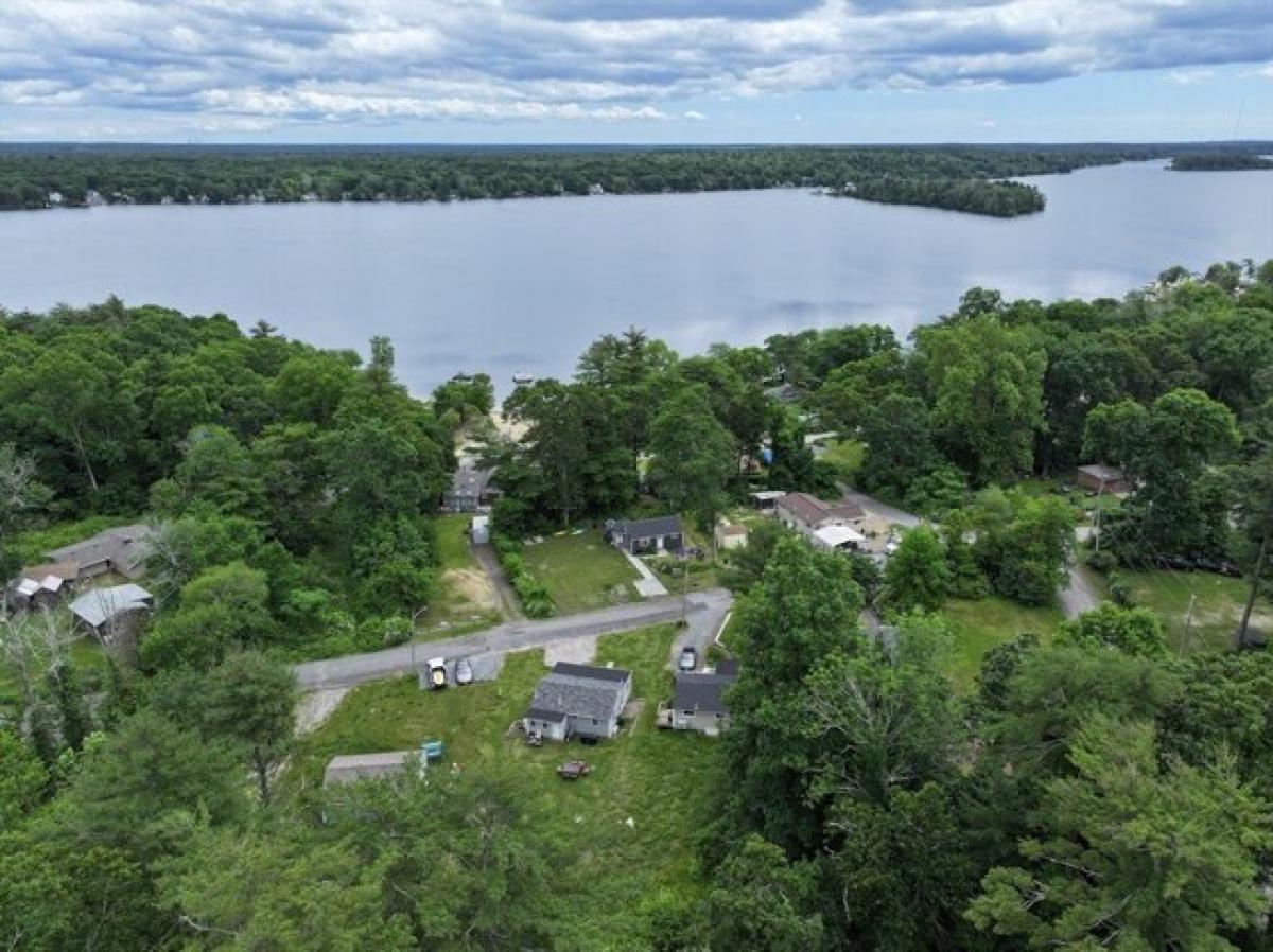 Picture of Home For Sale in Lakeville, Massachusetts, United States