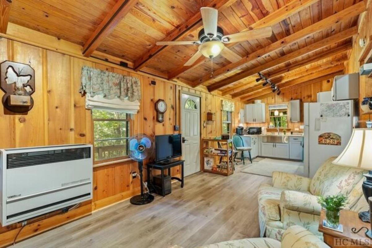 Picture of Home For Sale in Highlands, North Carolina, United States