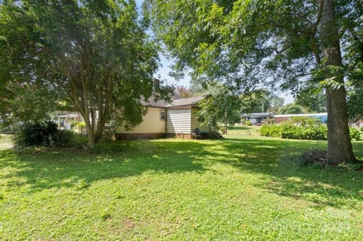 Picture of Home For Sale in Belmont, North Carolina, United States