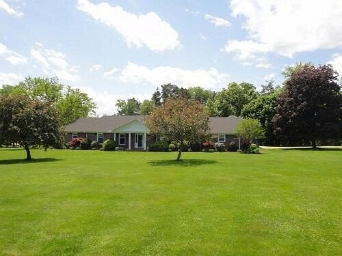 Picture of Home For Sale in Punxsutawney, Pennsylvania, United States